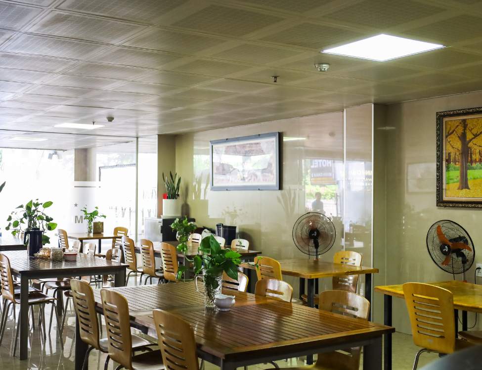 Buffet sáng miễn phí đa dạng