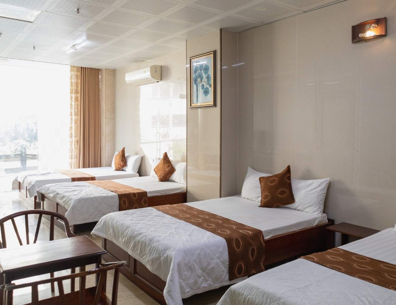 Kinh nghiệm đặt phòng nghỉ qua đêm gần sân bay Tân Sơn Nhất