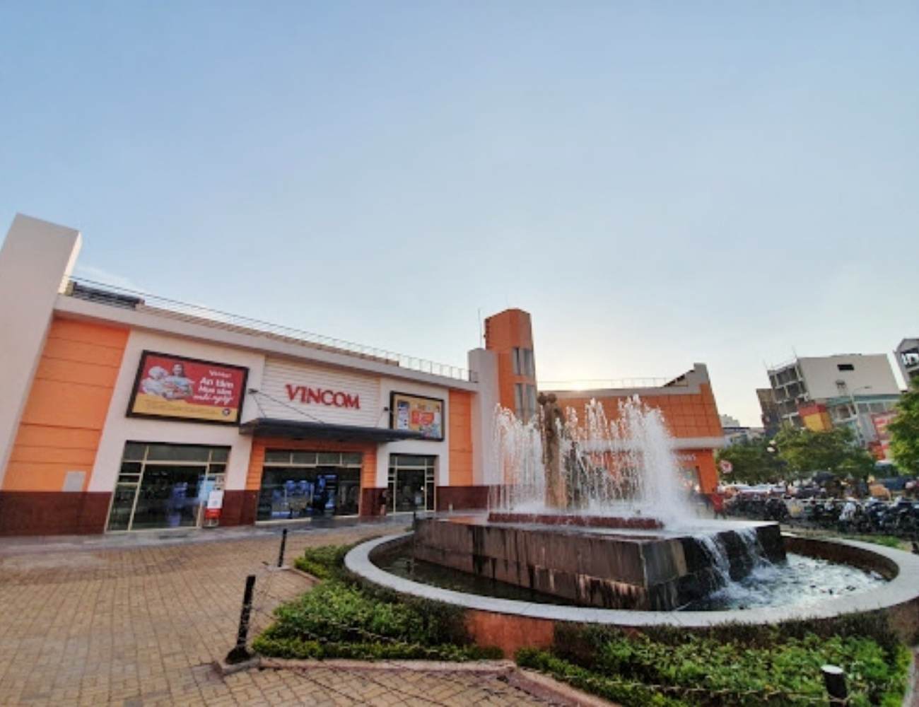 Trung tâm thương mại Vincom Plaza