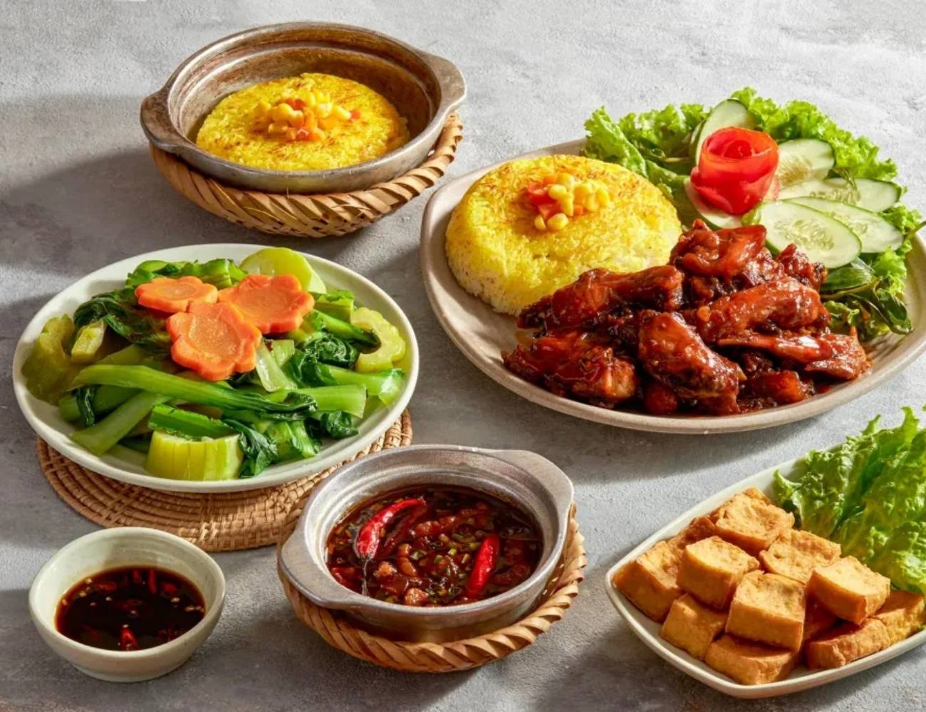 Cơm niêu Thiên Lý